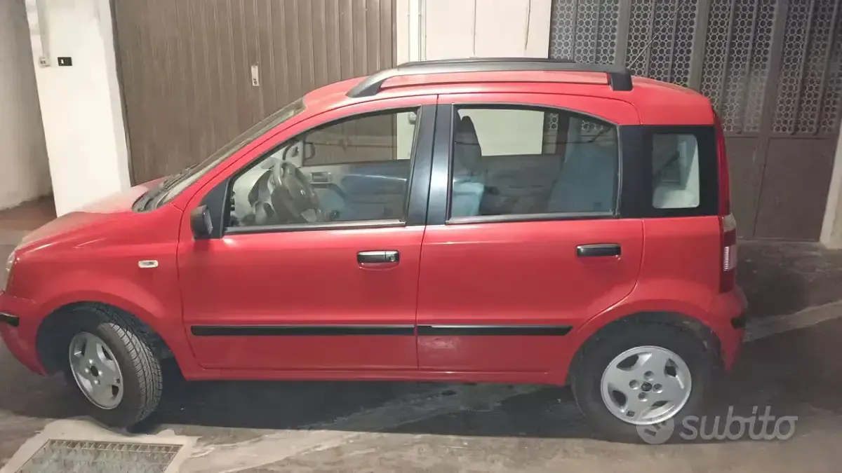 Usata Fiat Panda Emotion 60 CV (44 kW) 2003 Rosso Utilitaria