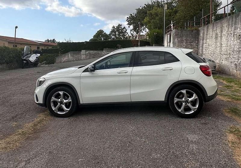 Usata Mercedes GLA200 136 CV (100 kW) 2017 SUV
