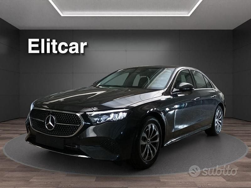Usata Mercedes E220 Advanced 197 CV (144 kW) 2024 Grigio Berlina