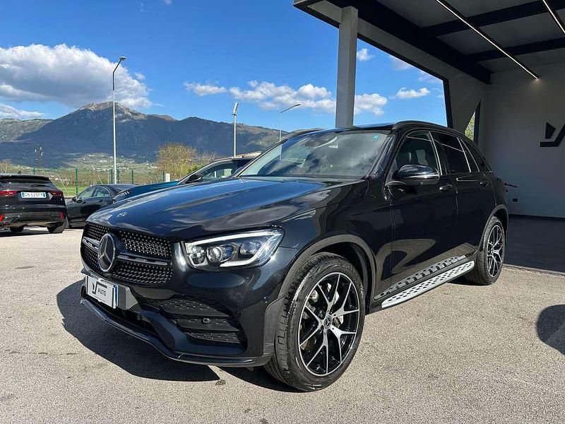 Usata Mercedes GLC300 Premium Plus 245 CV (180 kW) 2019 Nero ossidiana SUV
