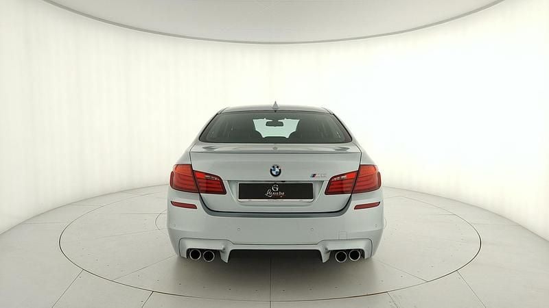 Usata BMW M5 Shadowline 560 CV (411 kW) 2012 Argento Berlina