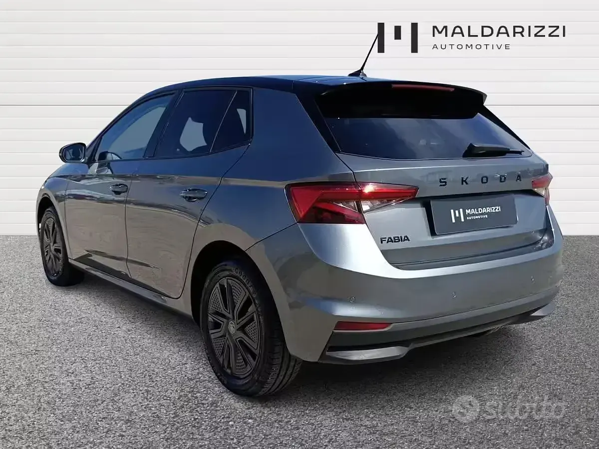 Usata Skoda Fabia 95 CV (69 kW) 2025 Grigio Utilitaria