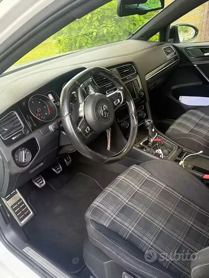 Käytetty VW Golf VII GTD 184 HP (135 kW) 2016 Valkoinen Sedan