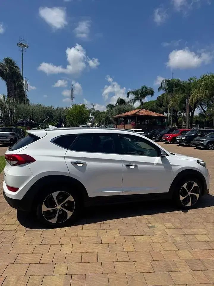 Usata Hyundai Tucson Comfort 141 CV (103 kW) 2017 Bianco SUV