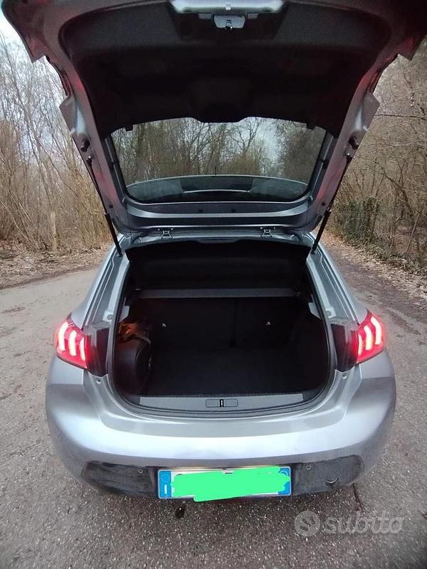 Usata Peugeot 208 100 kW (136 CV) 2022 Grigio Utilitaria