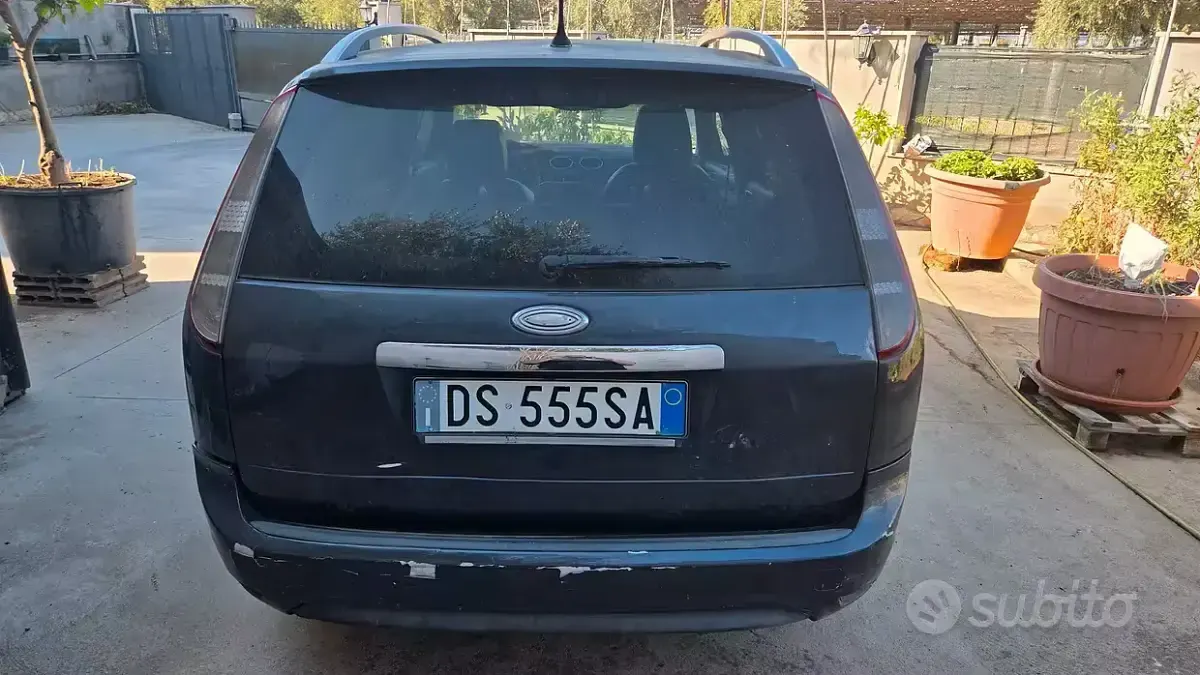 Usata Ford Focus 90 CV (66 kW) 2008 Grigio Station wagon