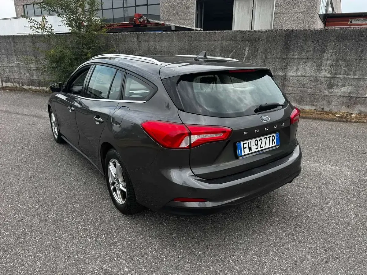 Usata Ford Focus Vignale 120 CV (88 kW) 2019 Grigio Station wagon