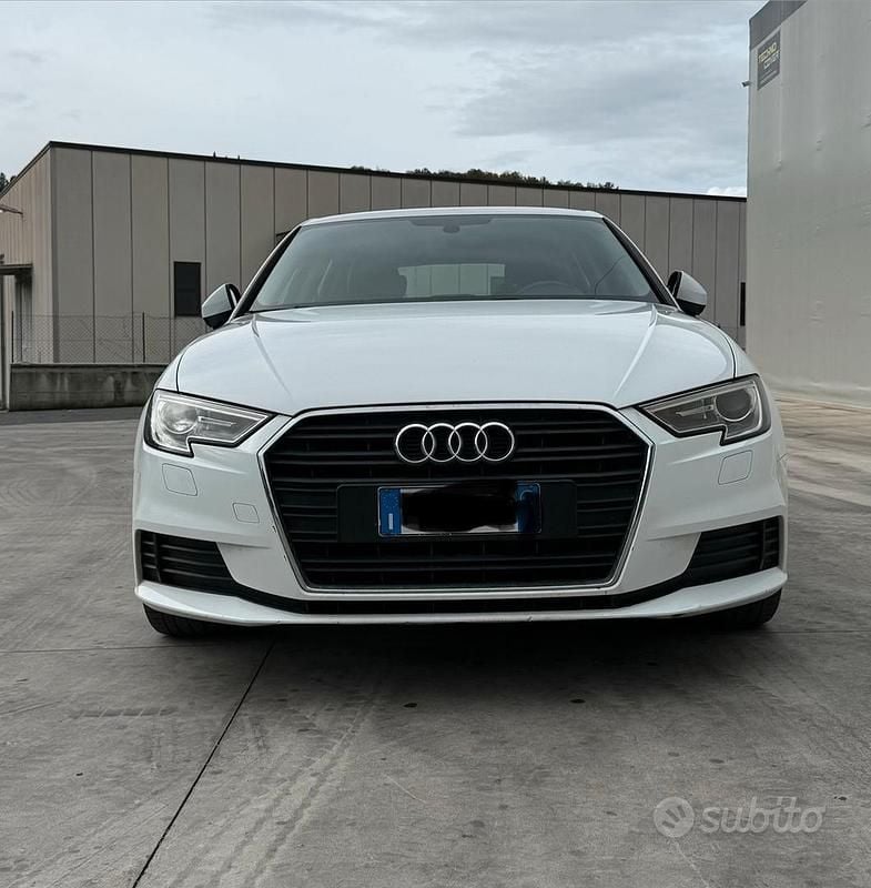 Bianco Usata 2016 Audi A3 Business Tre volumi | 10.000 € (Ottimo prezzo) - Immagine 1/4