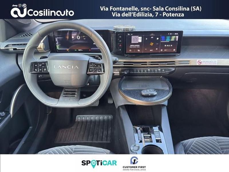Gebraucht Lancia Ypsilon 101 PS (74 kW) 2025 Grau Kleinwagen