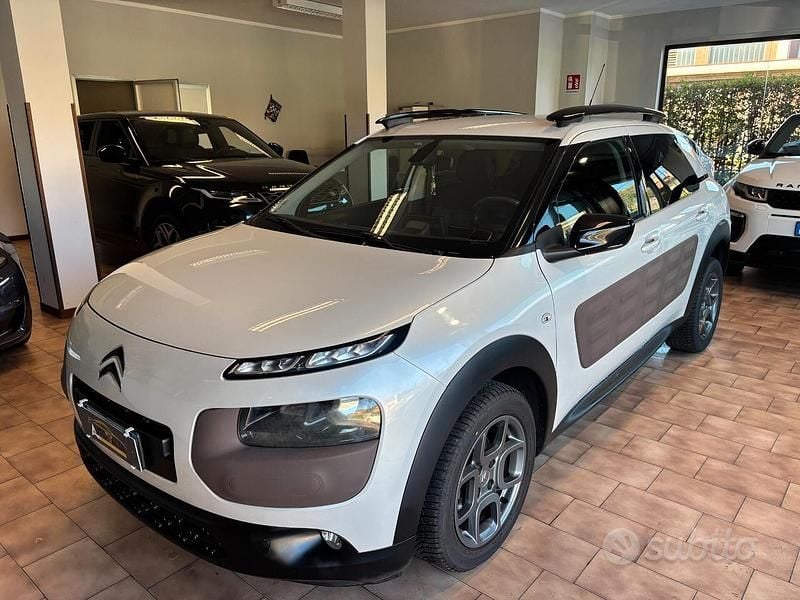 Bianco Usata 2015 Citroën C4 Shine SUV | 6900 € (Buon prezzo) - Immagine 1/4