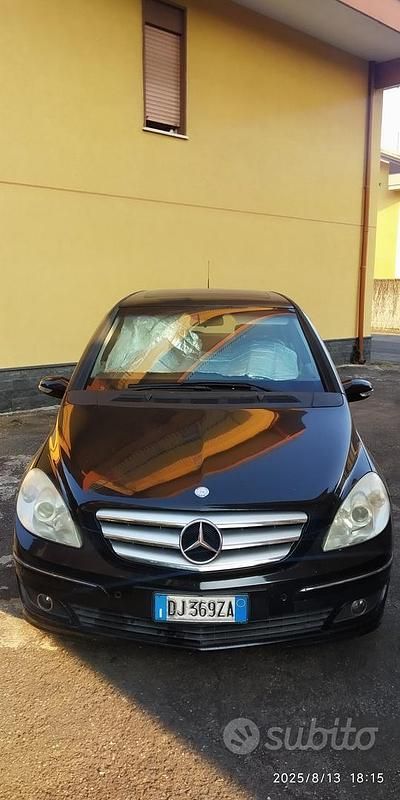 Usata Mercedes B200 140 CV (102 kW) 2007 Nero Monovolume