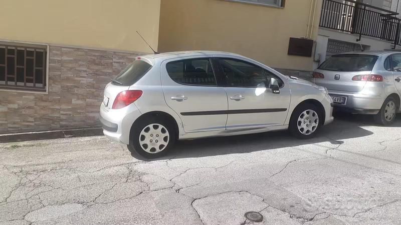 Usata Peugeot 207 70 CV (51 kW) 2006 Grigio Berlina
