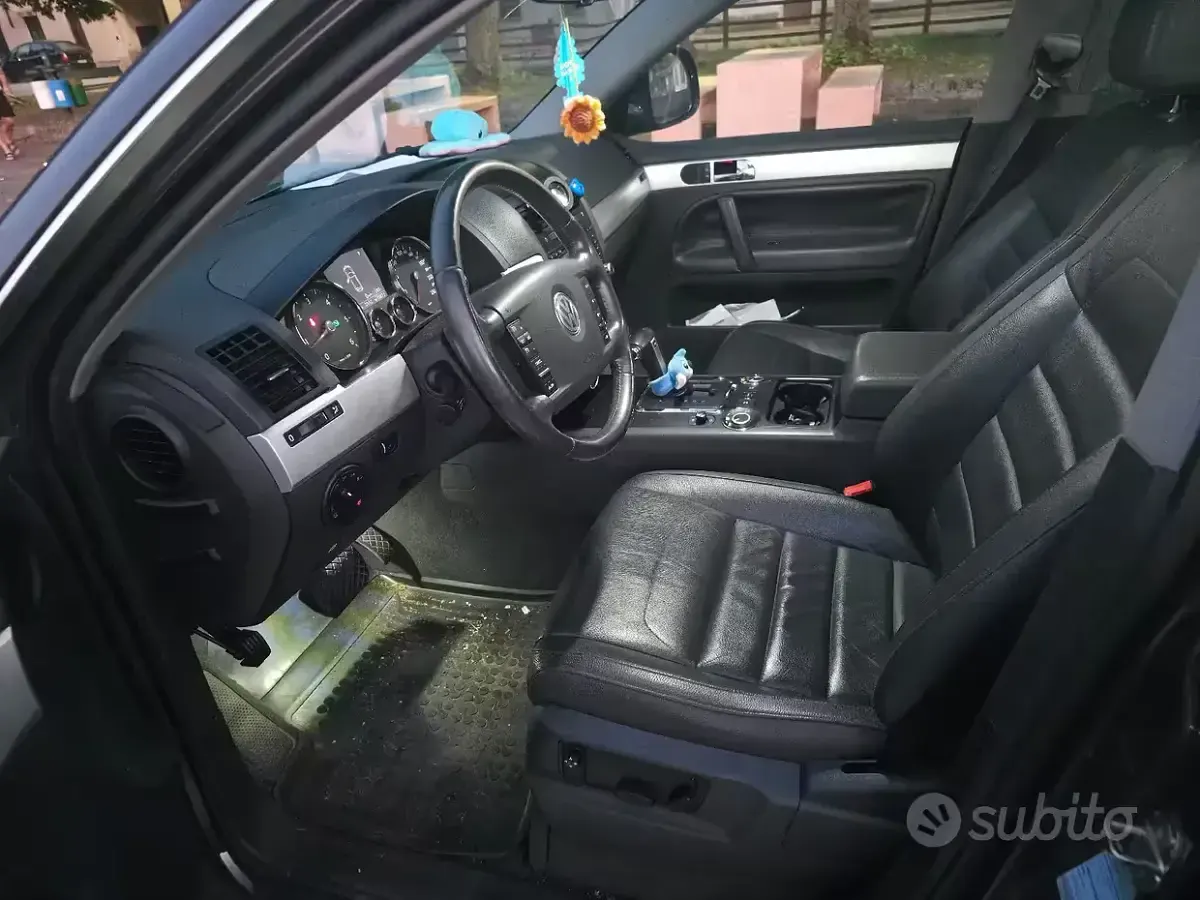 Usata VW Touareg 224 CV (164 kW) 2007 Grigio SUV