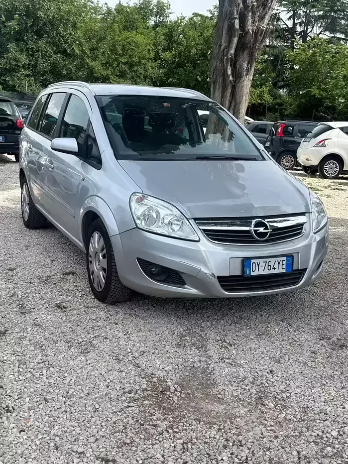 Usata Opel Zafira Cosmo 150 CV (110 kW) 2009 Grigio Monovolume