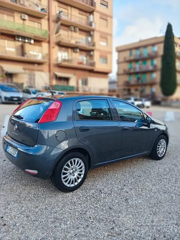 Usata Fiat Punto Street 95 CV (69 kW) 2017 Grigio Utilitaria