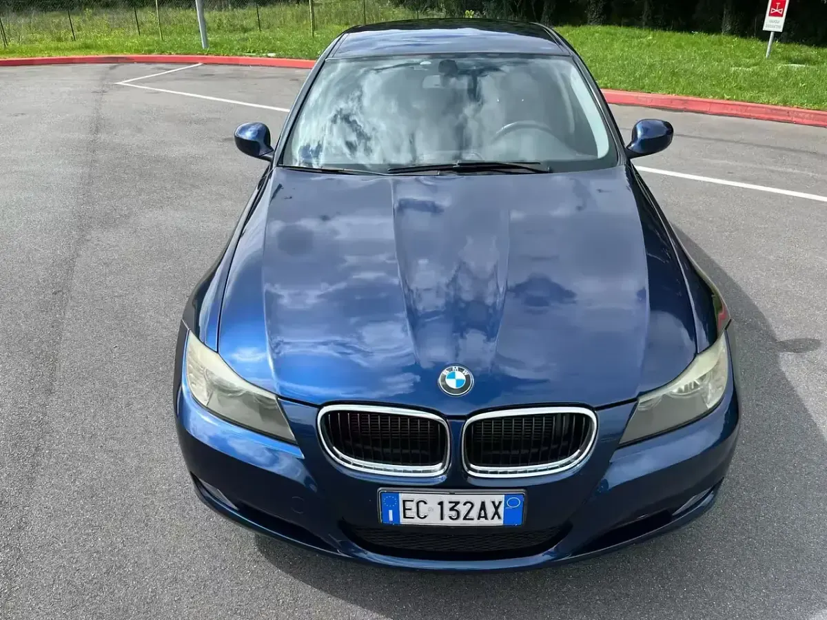 Usata BMW 318 Efficient Dynamics 143 CV (105 kW) 2010 Blu Station wagon
