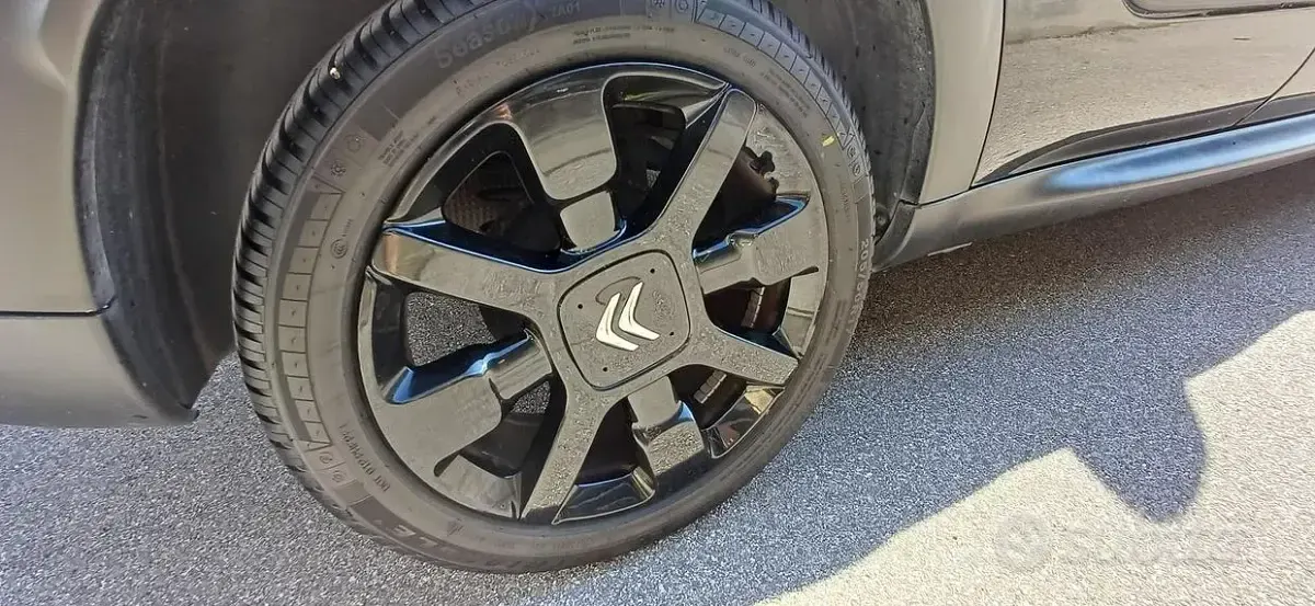Usata Citroën C4 Shine 110 CV (80 kW) 2016 Nero Berlina