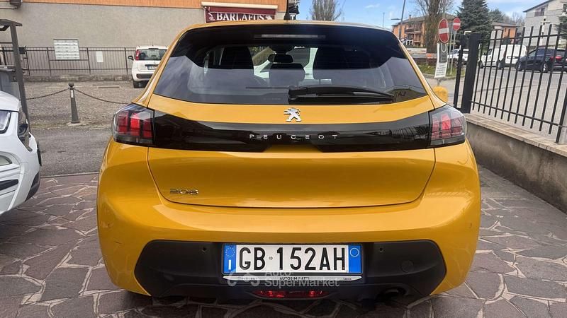 Usata Peugeot 208 Active 75 CV (55 kW) 2020 Oro Utilitaria