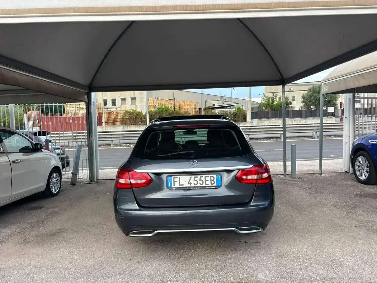 Usata Mercedes C180 Exclusive 116 CV (85 kW) 2015 Grigio Station wagon