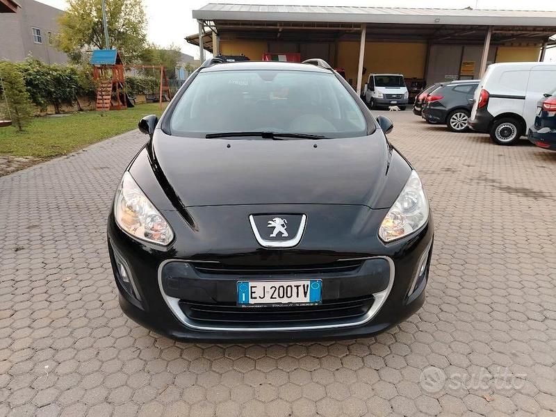 Usata Peugeot 308 SW Access 112 CV (82 kW) 2011 Nero Station wagon