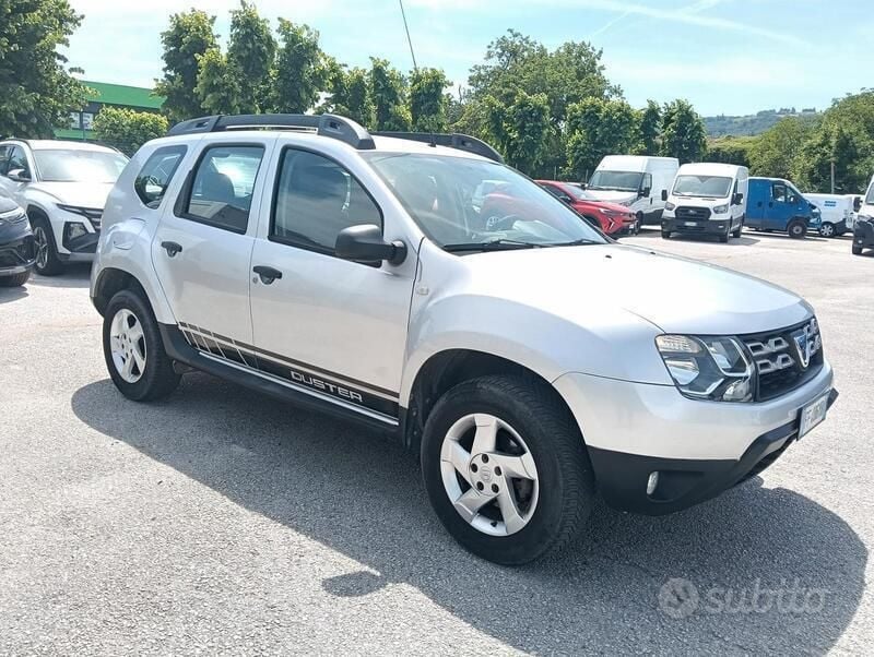 Usata Dacia Duster Ambiance 110 CV (80 kW) 2016 Argento SUV