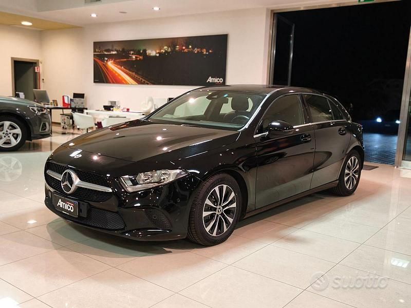 Usata Mercedes A180 116 CV (85 kW) 2021 Nero Berlina