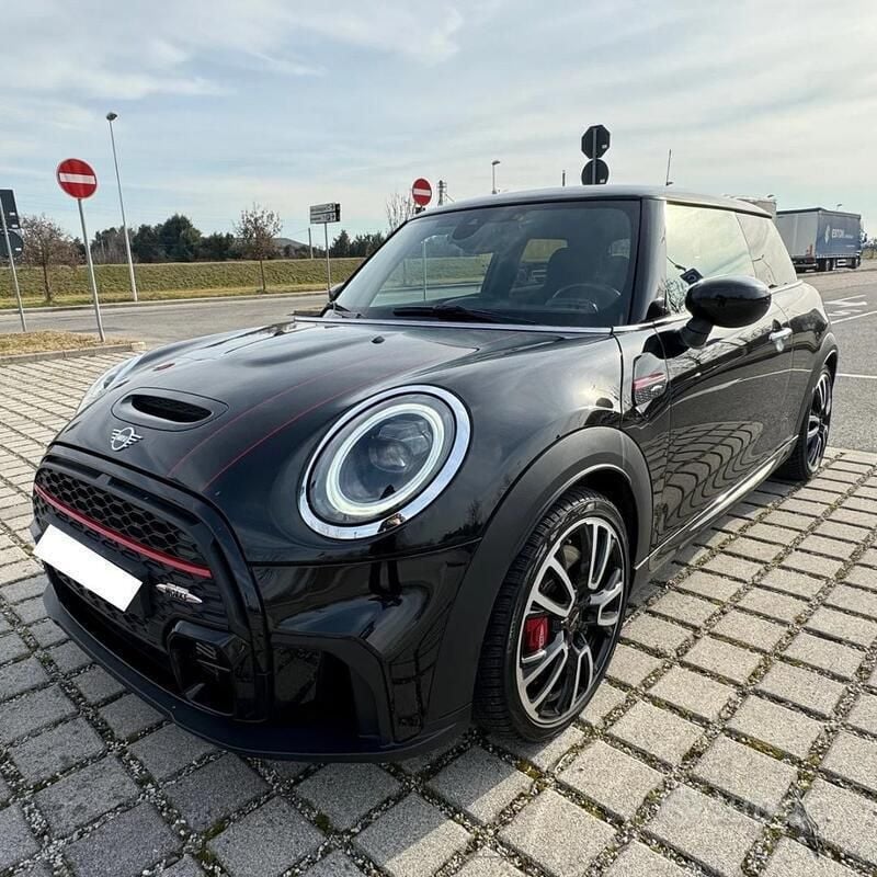 Nero Usata 2022 Mini John Cooper Works Essential Due volumi | 28.000 € (Ottimo prezzo) - Immagine 1/4