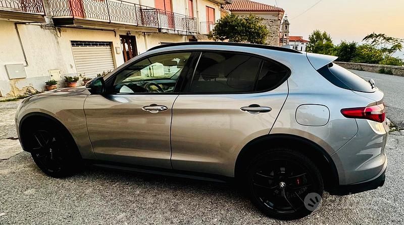 Usata Alfa Romeo Stelvio 190 CV (139 kW) 2020 Grigio SUV