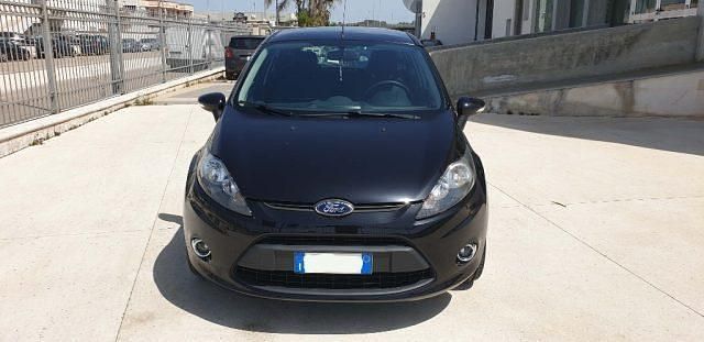 Usata Ford Fiesta Titanium 82 CV (60 kW) 2012 Nero Utilitaria