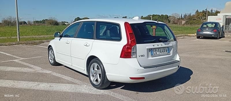 Usata Volvo V50 R-Design 114 CV (83 kW) 2011 Bianco Station wagon