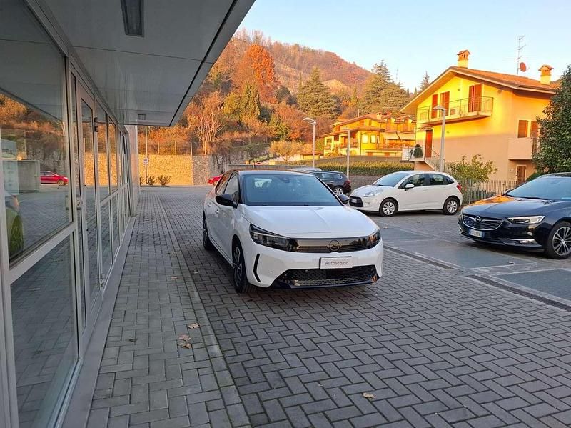 Usata Opel Corsa 101 CV (74 kW) 2025 Bianco Berlina