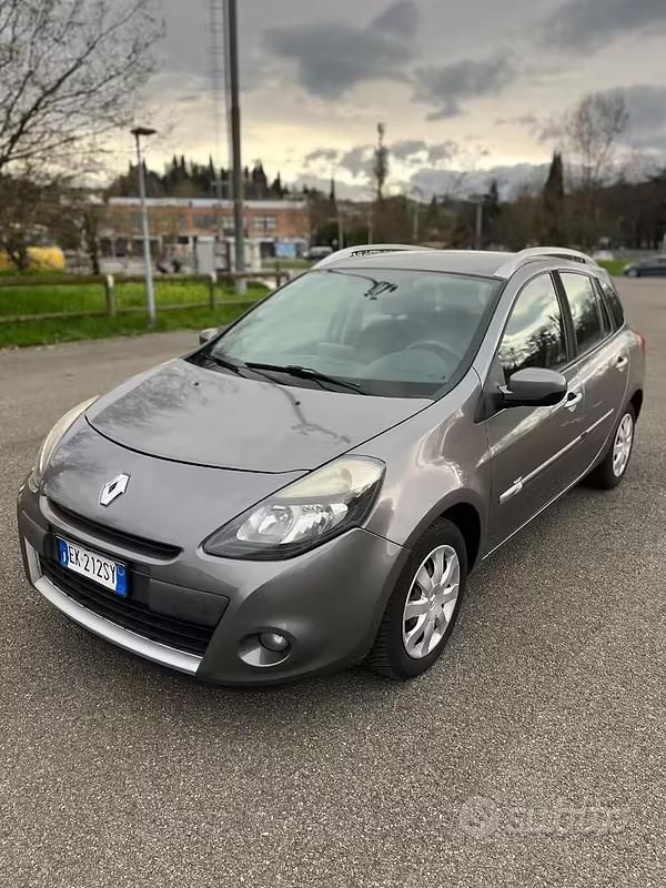 Usata Renault Clio GrandTour 90 CV (66 kW) 2011 Marrone Station wagon