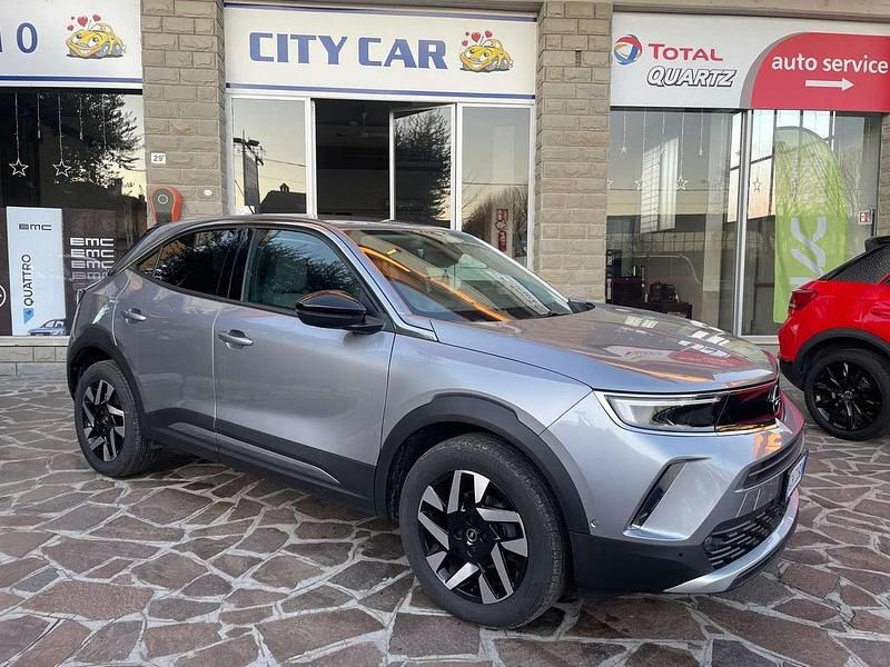 Usata Opel Mokka Elegance 131 CV (96 kW) 2021 Argento SUV