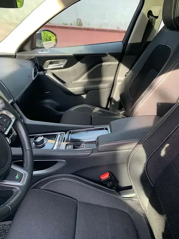 Usata Jaguar F-Pace R-Sport 179 CV (131 kW) 2019 Nero SUV