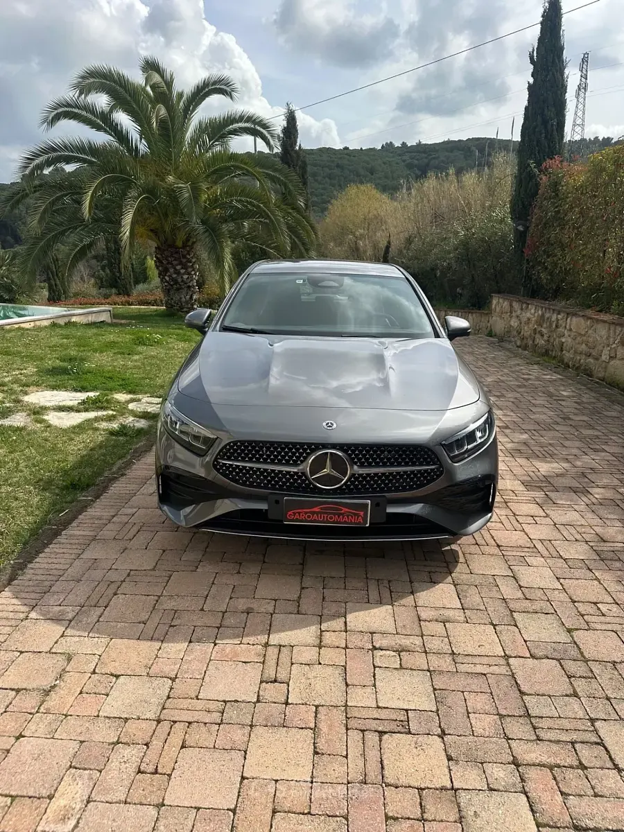 Usata Mercedes A250 AMG Line Premium 306 CV (225 kW) 2025 Gray Berlina