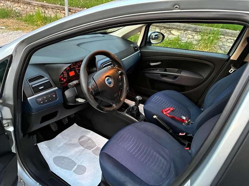 Usata Fiat Grande Punto Active 65 CV (47 kW) 2007 Argento Utilitaria
