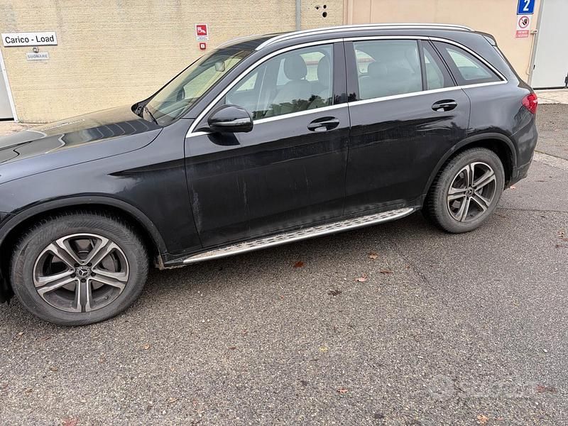 Usata Mercedes GLC250 Business 204 CV (150 kW) 2015 Nero SUV