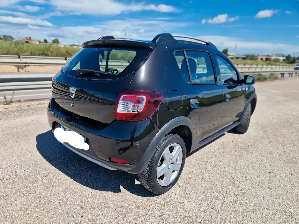 Usata Dacia Sandero Stepway 90 CV (66 kW) 2014 Grigio Berlina