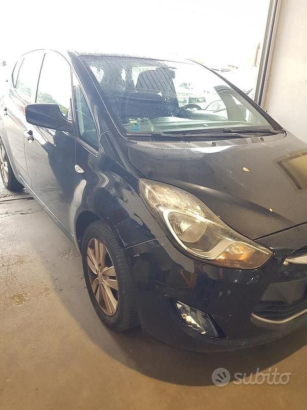 Usata Hyundai ix20 Comfort 115 CV (84 kW) 2013 Nero Utilitaria