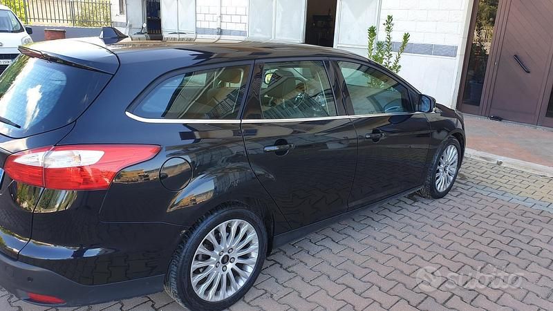 Usata Ford Focus 115 CV (84 kW) 2012 Nero Station wagon