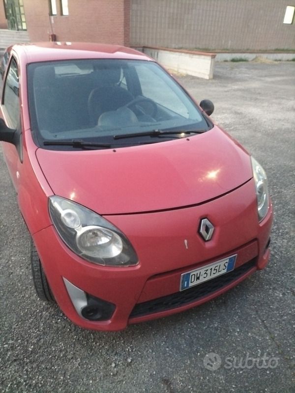 Rosso Usata 2009 Renault Twingo Due volumi | 2900 € - Immagine 1/2