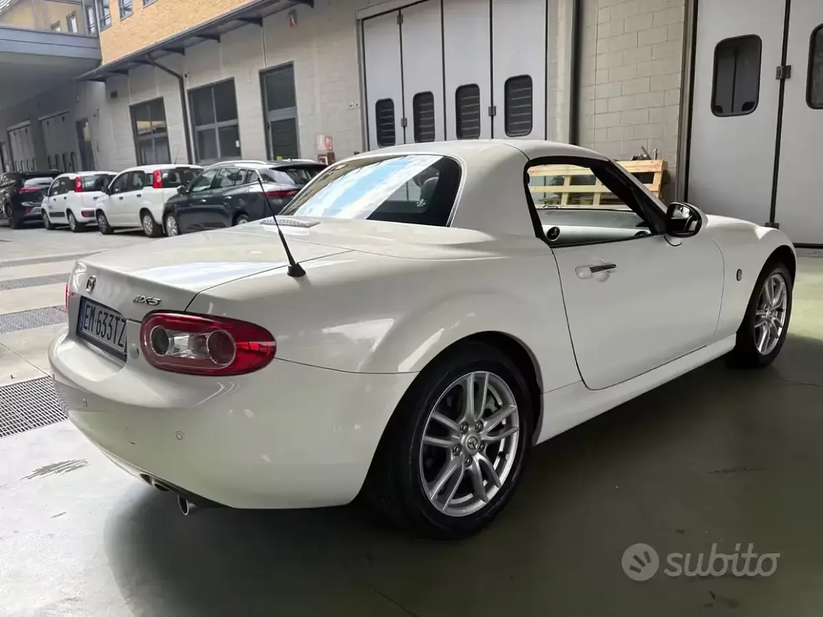 Usata Mazda MX5 126 CV (92 kW) 2012 Bianco Cabrio