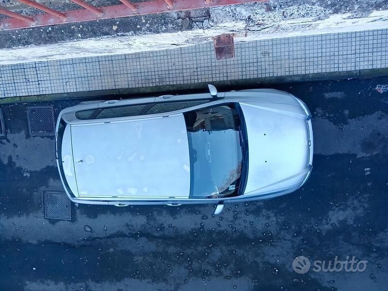 Grigio Usata 2006 Fiat Stilo Due volumi | 600 € (Super prezzo) - Immagine 1/1