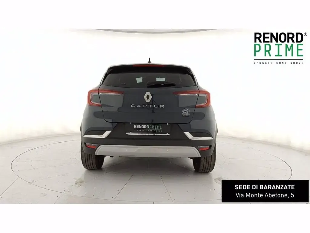 Usata Renault Captur Techno 143 CV (105 kW) 2023 Blu marino SUV