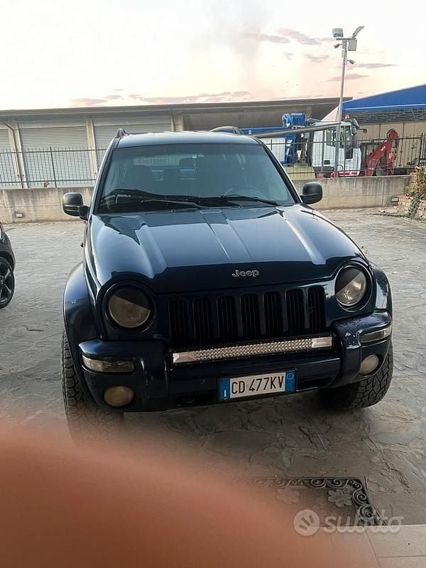 Usata Jeep Cherokee 2002 Blu SUV