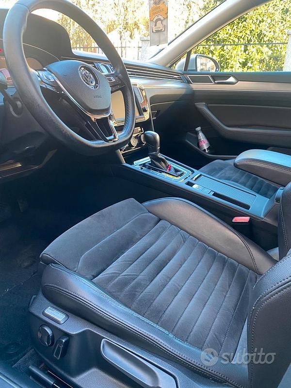 Usata VW Passat Executive 150 CV (110 kW) 2016 Grigio Station wagon