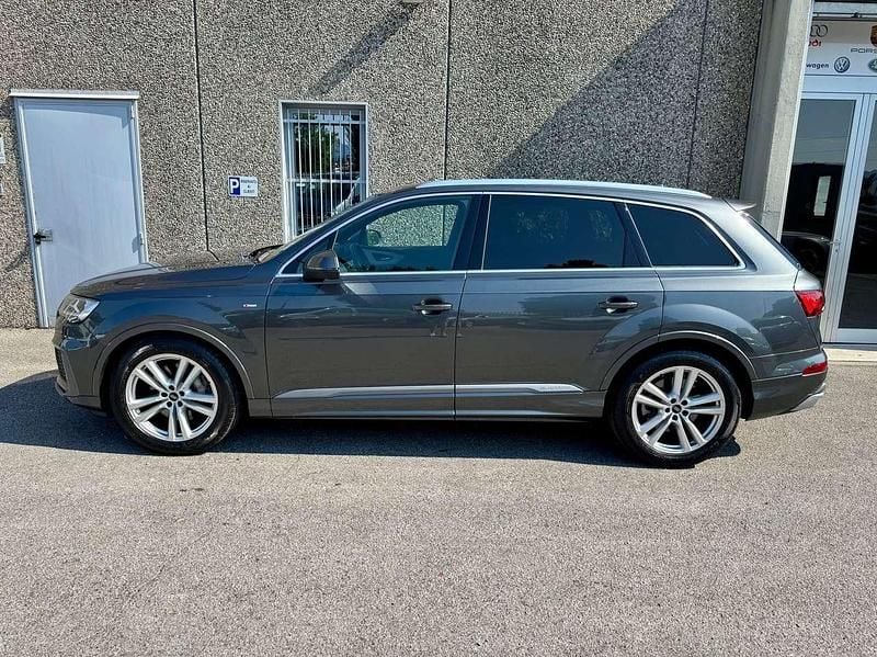 Usata Audi Q7 S-Line 286 CV (210 kW) 2022 Grigio daytona perla SUV