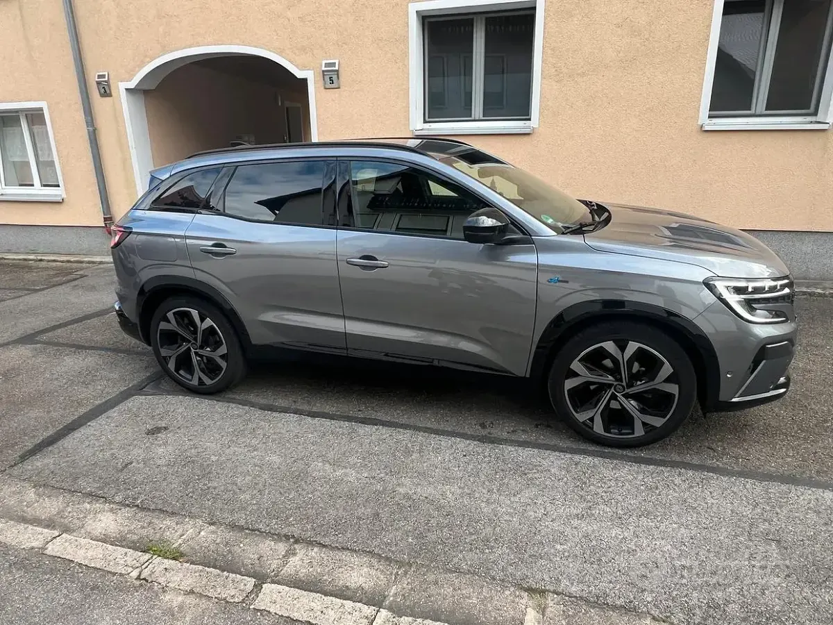 Usata Renault Austral 158 CV (116 kW) 2024 Grigio SUV