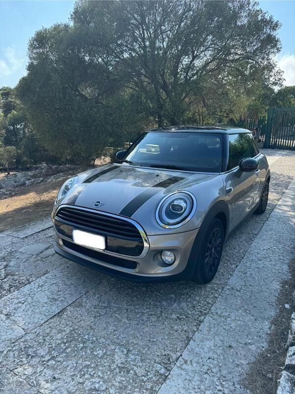 Usata Mini Cooper D 116 CV (85 kW) 2019 Beige Utilitaria