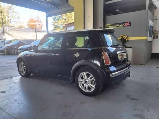 Usata Mini Cooper 116 CV (85 kW) 2002 Nero Utilitaria